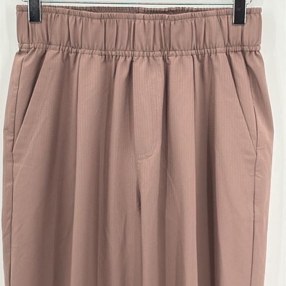 Varley Enzo Ripstop Snap Cuff Easy Pant in Deep Taupe - Size Small - Picture 3 of 10